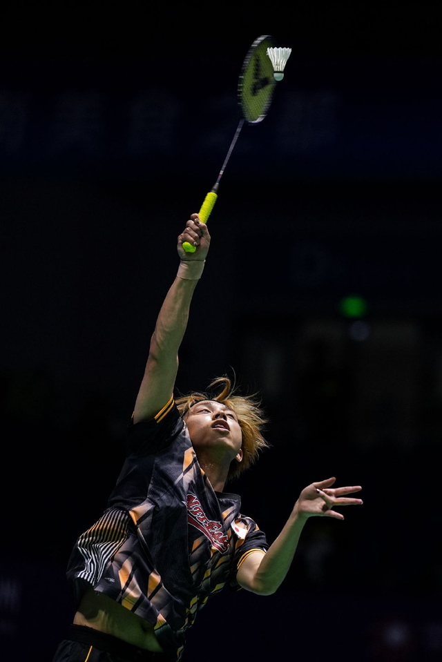 [中超]海港前场撞墙配合 巴尔加斯凌空抽射得手.