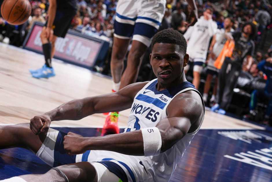 马来西亚羽毛球公开赛：男单石宇奇速胜夺冠.